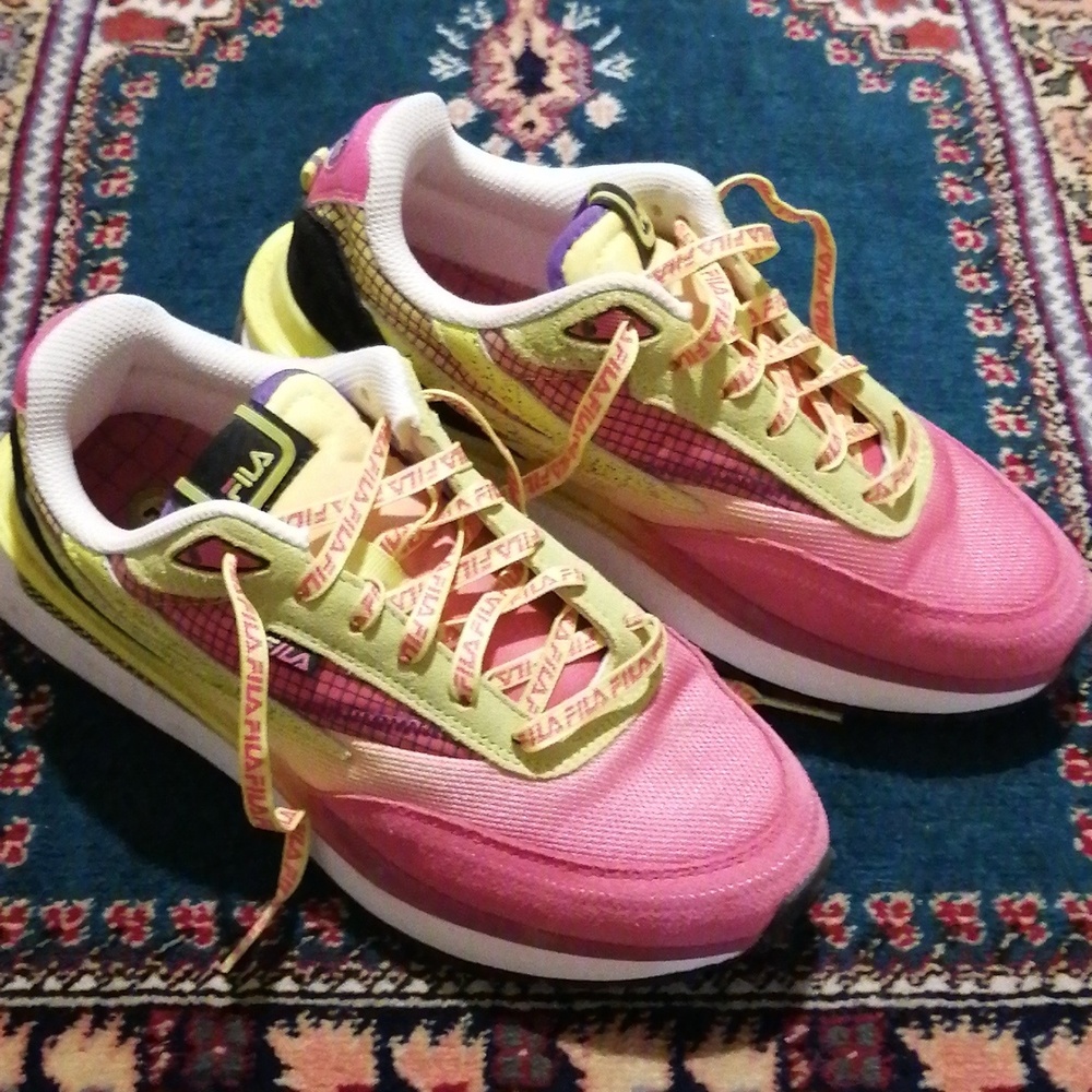 Ladies Fila 6.5 running shoes